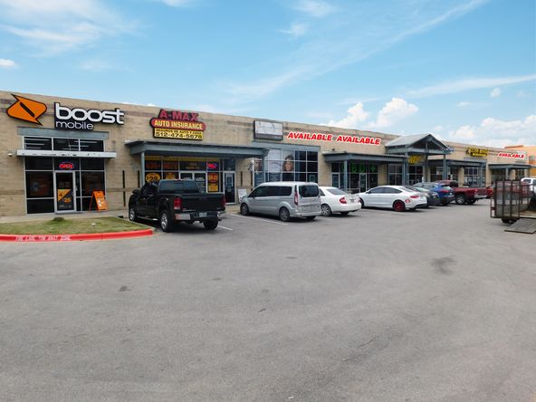 East Seventh Street Plaza : 1923 E 7TH ST, Austin, TX 78702